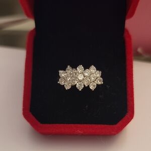 Elegant Silver Cluster Ring *size 7*